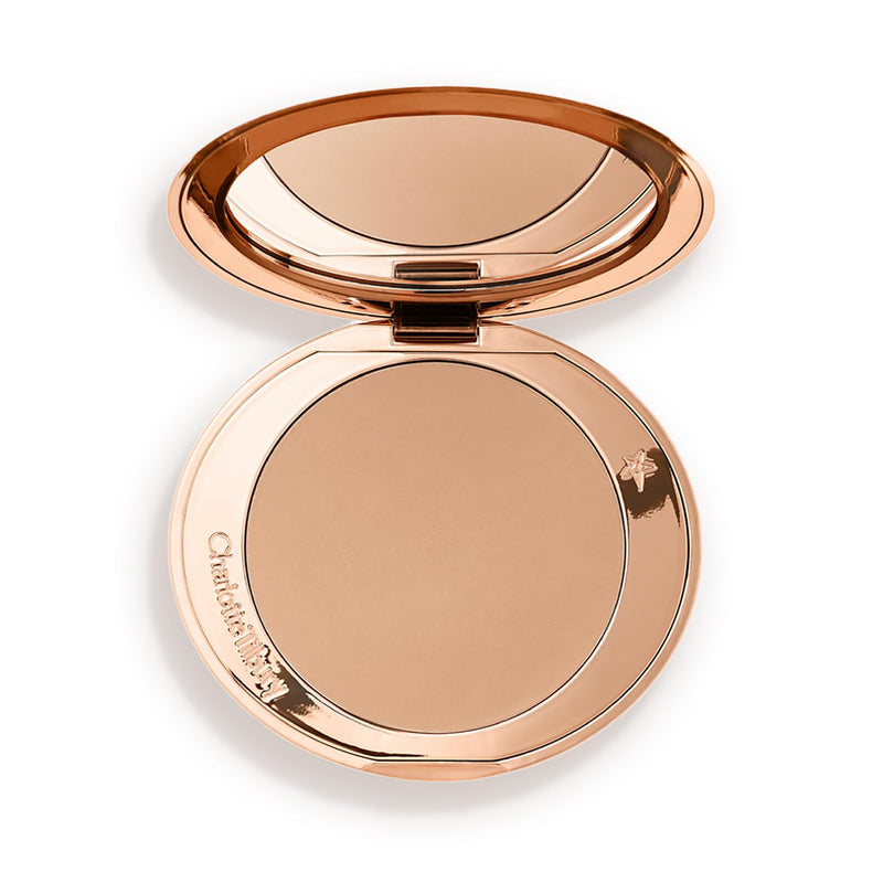 Charlotte Tilbury Airbrush Matte Bronzer - Smoothing & Blurring Powder Bronzer with an Airbrush Finish - Refillable Makeup Infused with Silky Mica & Hyaluronic Acid