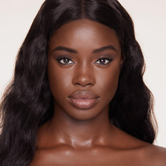 Charlotte Tilbury Airbrush Matte Bronzer - Smoothing & Blurring Powder Bronzer with an Airbrush Finish - Refillable Makeup Infused with Silky Mica & Hyaluronic Acid