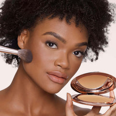 Charlotte Tilbury Airbrush Matte Bronzer - Smoothing & Blurring Powder Bronzer with an Airbrush Finish - Refillable Makeup Infused with Silky Mica & Hyaluronic Acid